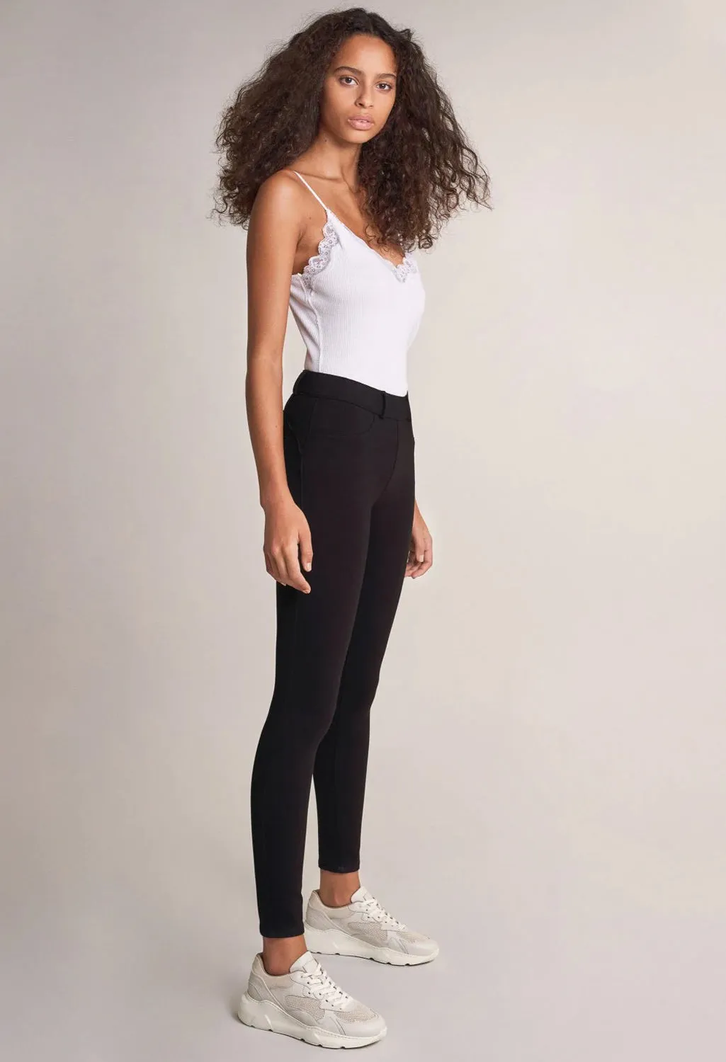 28 Leg Push Up Wonder High-Waisted Capri Jeggings