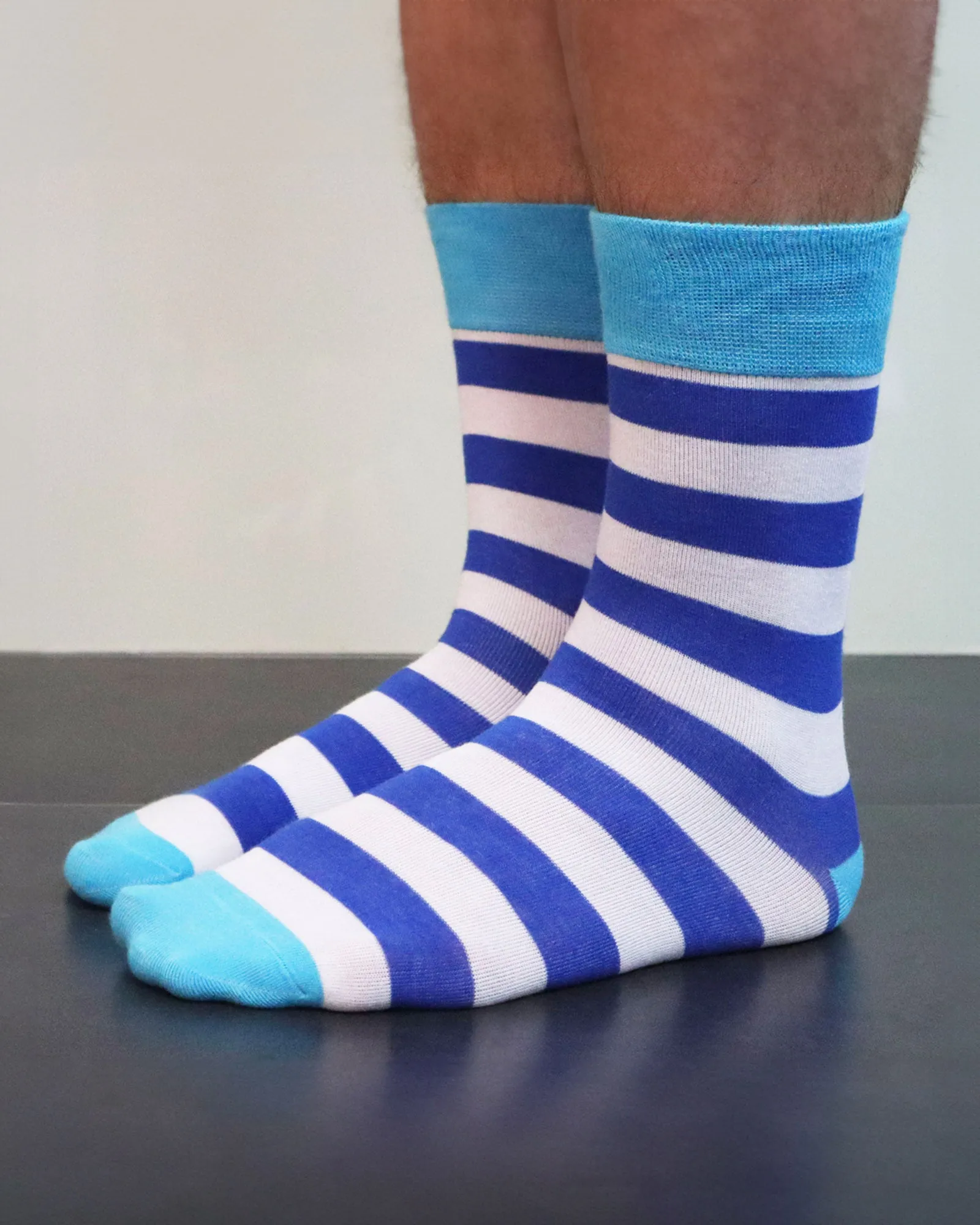 MENS BLUE/WHITE BAMBOO SOCKS S/M